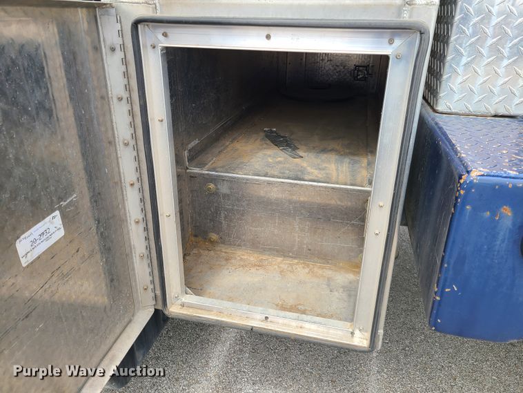 image for item DH5881 2006 GMC 6500  sewer jetter truck