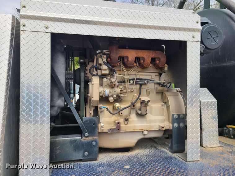 image for item DH5881 2006 GMC 6500  sewer jetter truck