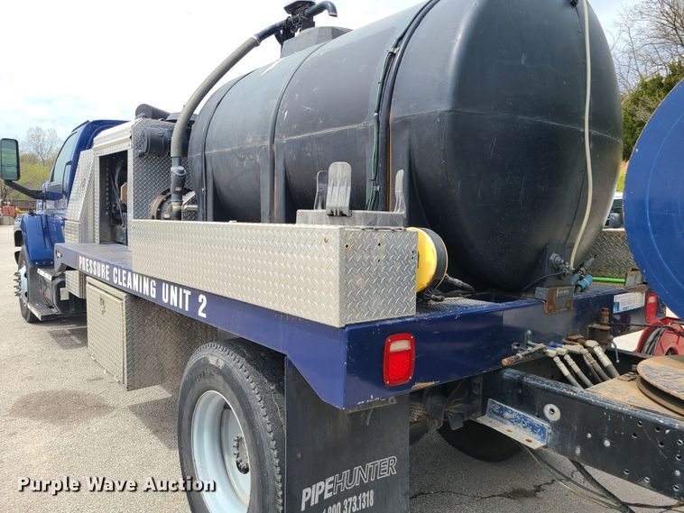 image for item DH5881 2006 GMC 6500  sewer jetter truck