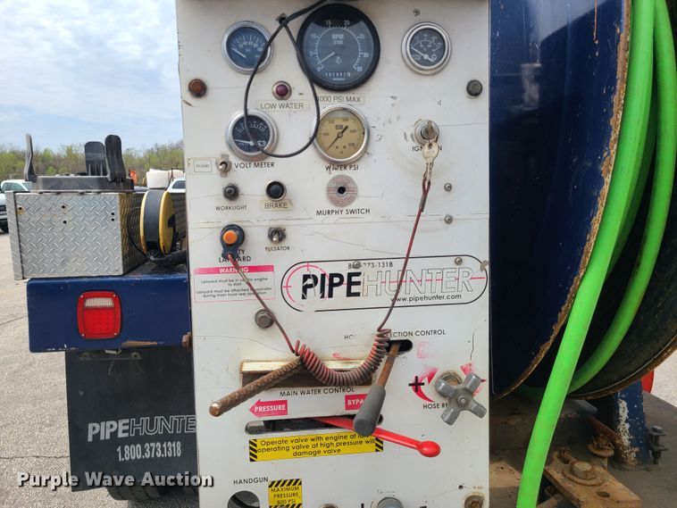 image for item DH5881 2006 GMC 6500  sewer jetter truck