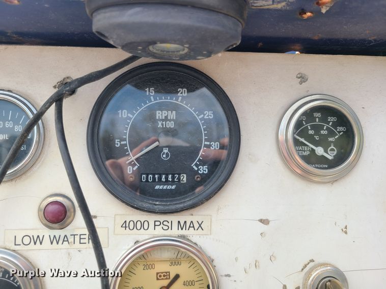 image for item DH5881 2006 GMC 6500  sewer jetter truck