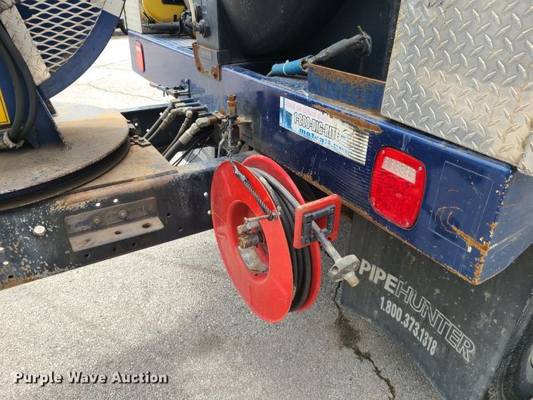 image for item DH5881 2006 GMC 6500  sewer jetter truck