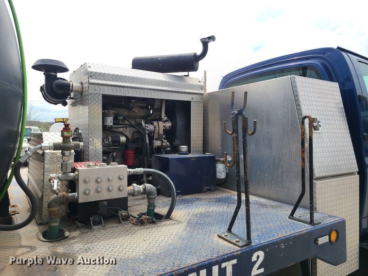 image for item DH5881 2006 GMC 6500  sewer jetter truck