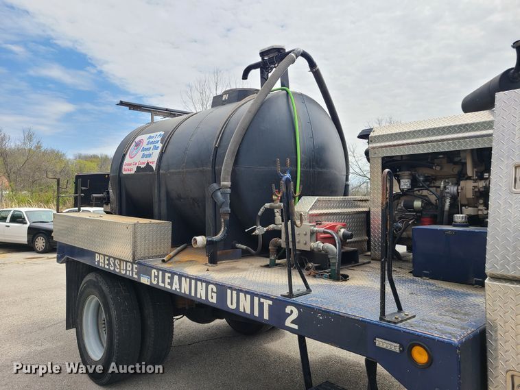 image for item DH5881 2006 GMC 6500  sewer jetter truck