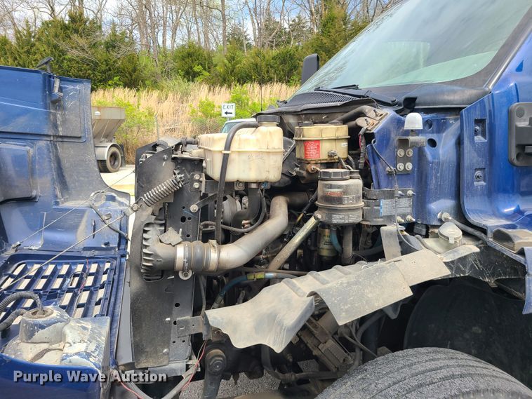 image for item DH5881 2006 GMC 6500  sewer jetter truck