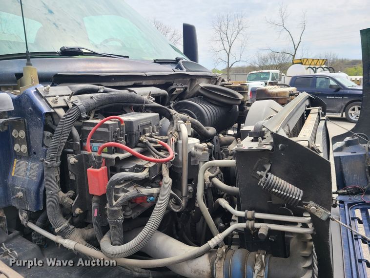 image for item DH5881 2006 GMC 6500  sewer jetter truck