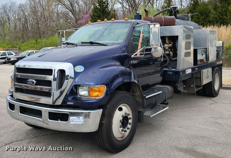 image for item DH5884 2009 Ford F650 Super Duty  sewer jetter truck