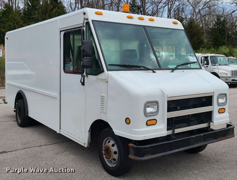 image for item DH5885 2003 Ford E350  delivery truck