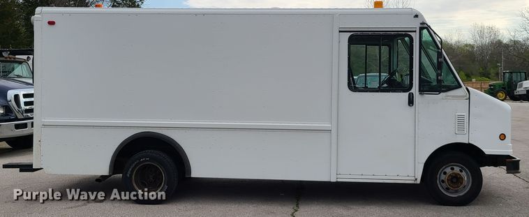 image for item DH5885 2003 Ford E350  delivery truck