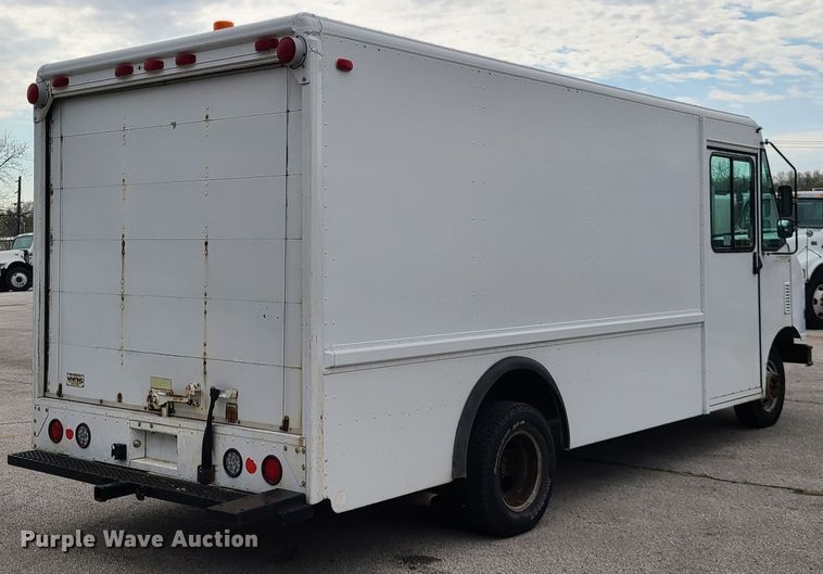 image for item DH5885 2003 Ford E350  delivery truck