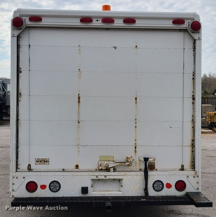 image for item DH5885 2003 Ford E350  delivery truck