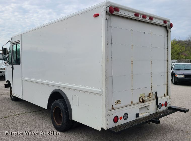 image for item DH5885 2003 Ford E350  delivery truck