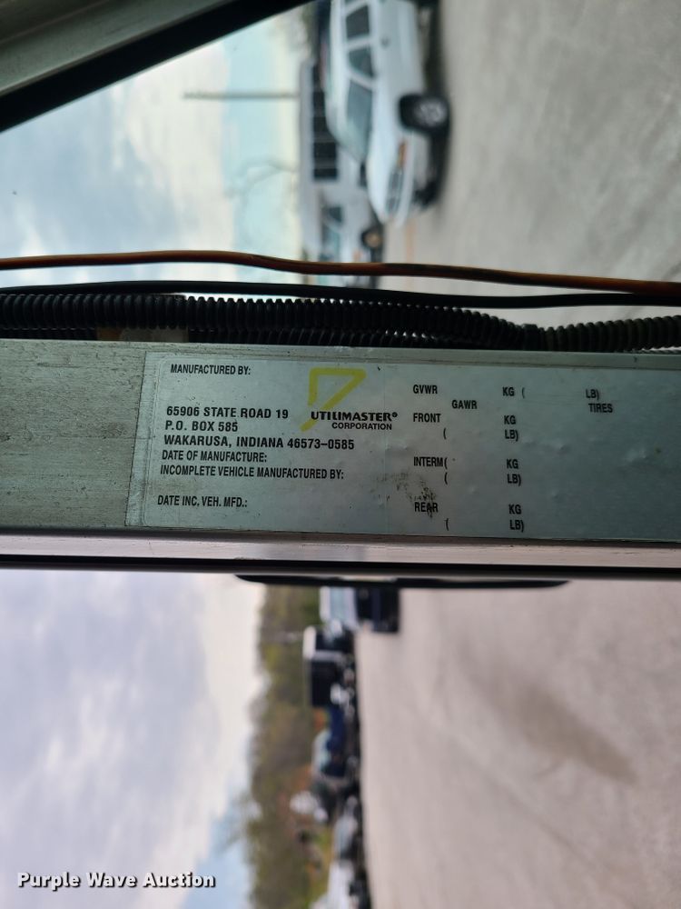 image for item DH5885 2003 Ford E350  delivery truck