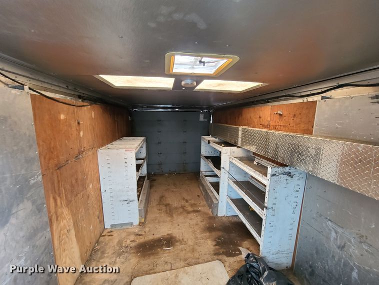 image for item DH5885 2003 Ford E350  delivery truck