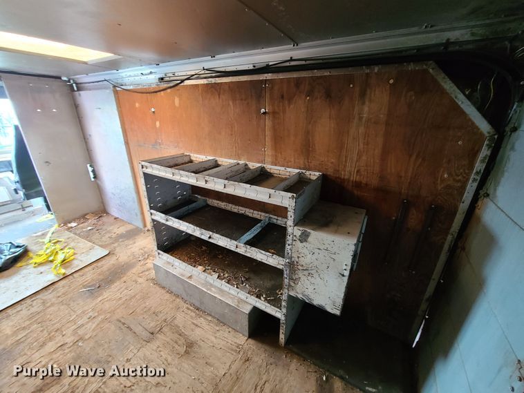 image for item DH5885 2003 Ford E350  delivery truck