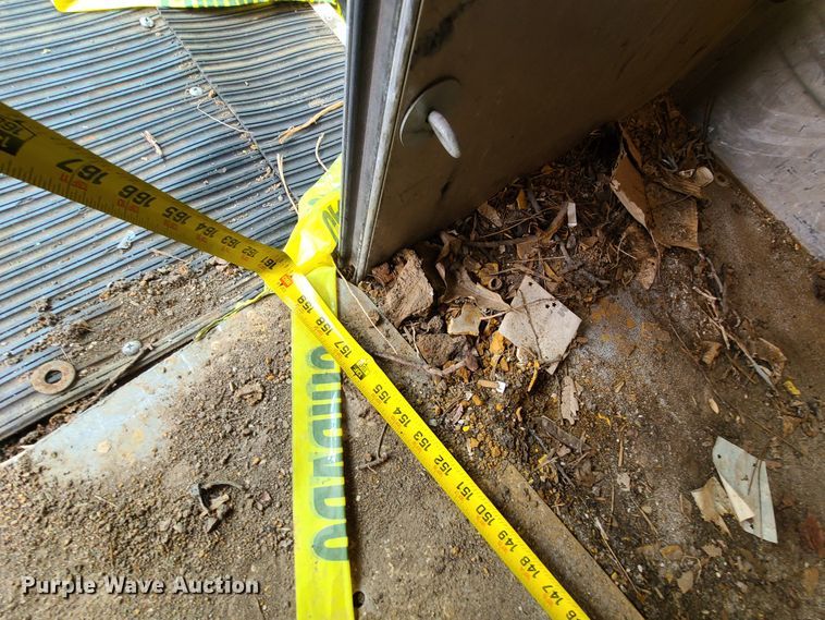 image for item DH5885 2003 Ford E350  delivery truck