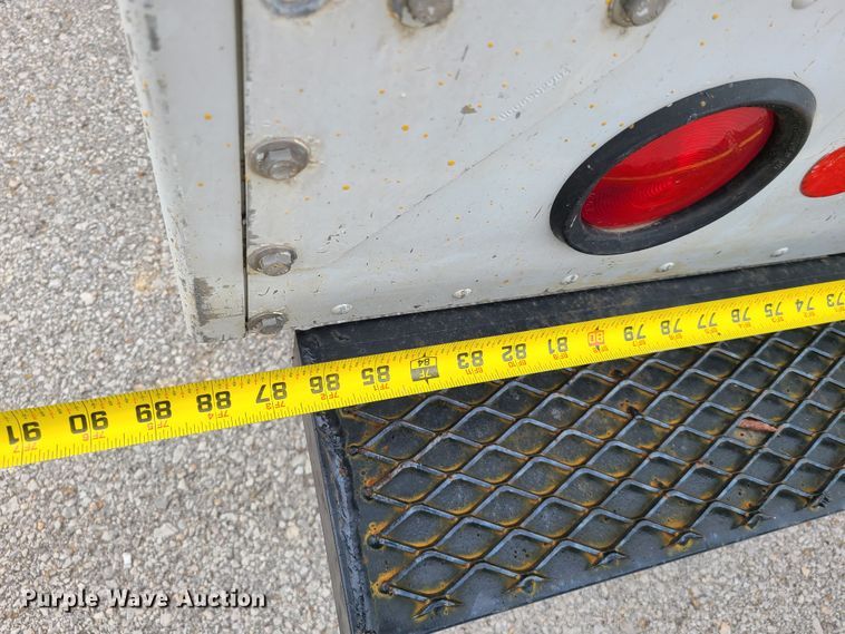 image for item DH5885 2003 Ford E350  delivery truck