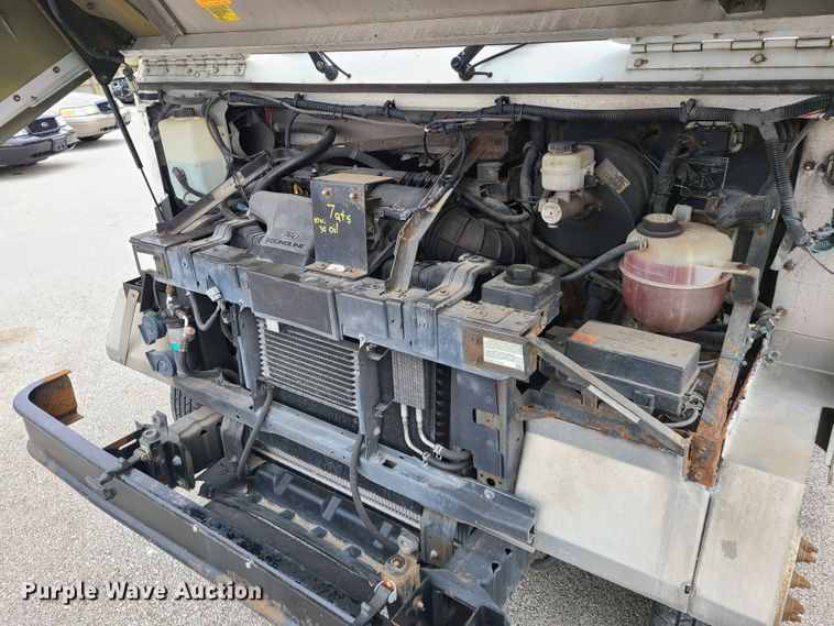 image for item DH5885 2003 Ford E350  delivery truck