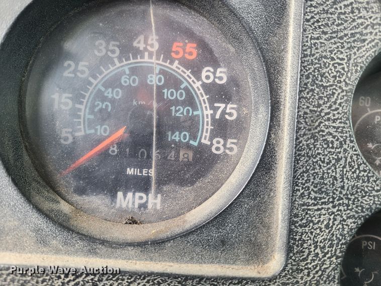 image for item DH5894 1989 International 1754  Crew Cab flatbed truck