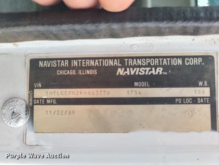 image for item DH5894 1989 International 1754  Crew Cab flatbed truck