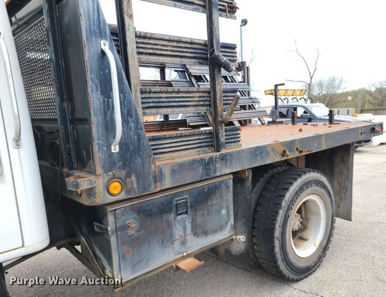 image for item DH5894 1989 International 1754  Crew Cab flatbed truck