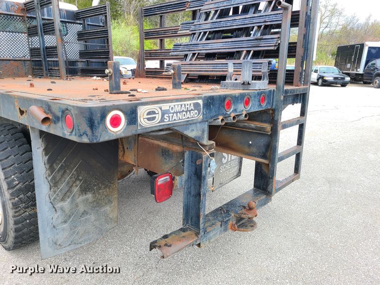 image for item DH5894 1989 International 1754  Crew Cab flatbed truck