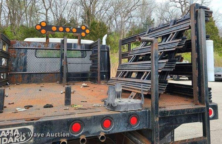 image for item DH5894 1989 International 1754  Crew Cab flatbed truck