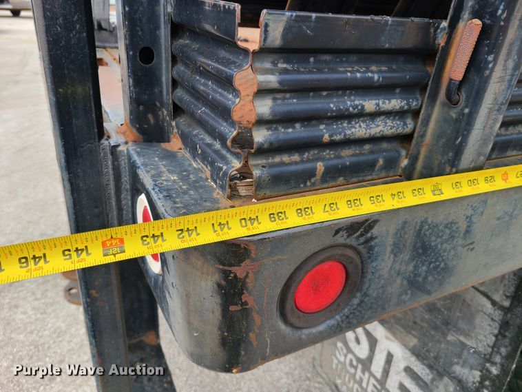 image for item DH5894 1989 International 1754  Crew Cab flatbed truck