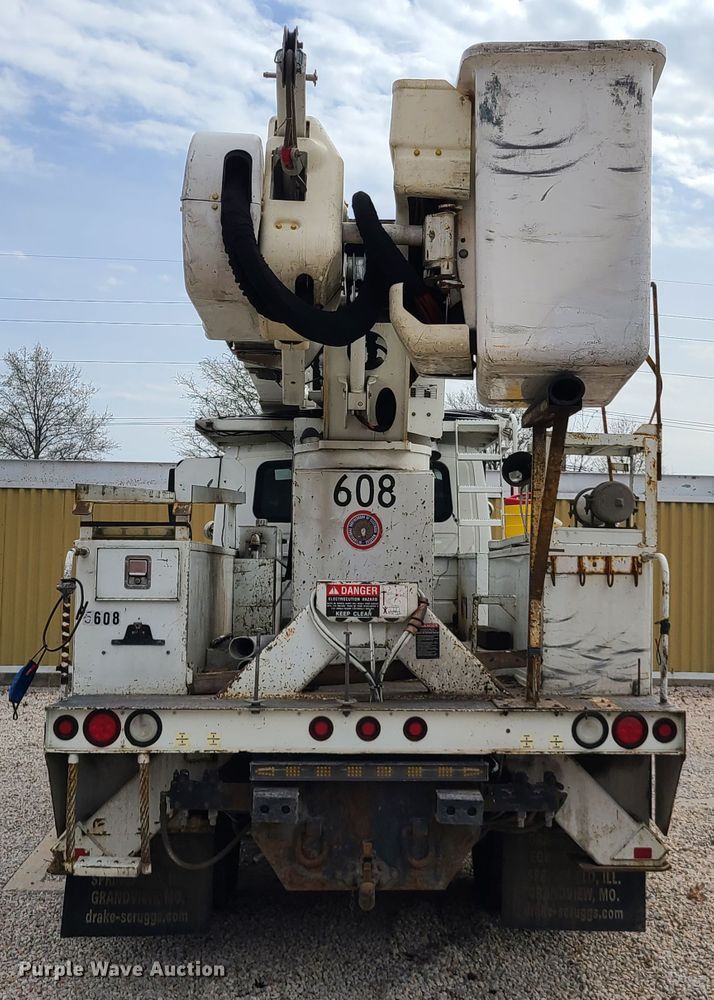image for item DH5905 2012 International 7300  bucket truck