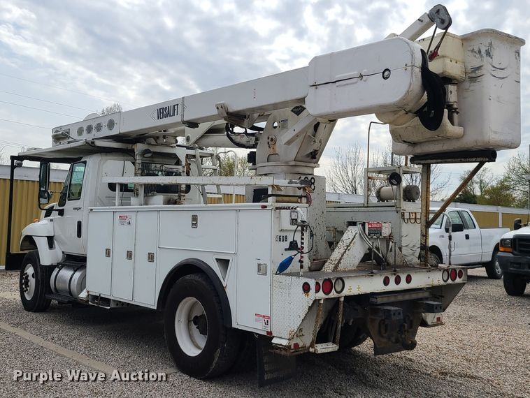 image for item DH5905 2012 International 7300  bucket truck