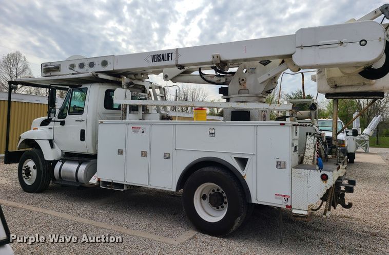 image for item DH5905 2012 International 7300  bucket truck