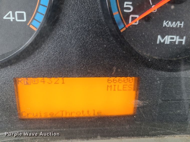 image for item DH5905 2012 International 7300  bucket truck