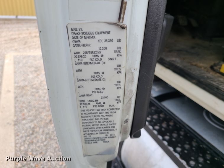 image for item DH5905 2012 International 7300  bucket truck