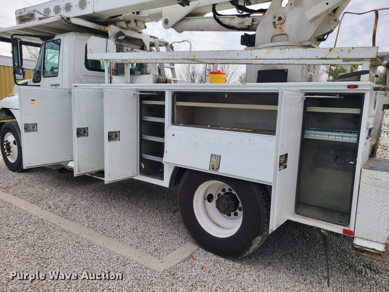 image for item DH5905 2012 International 7300  bucket truck