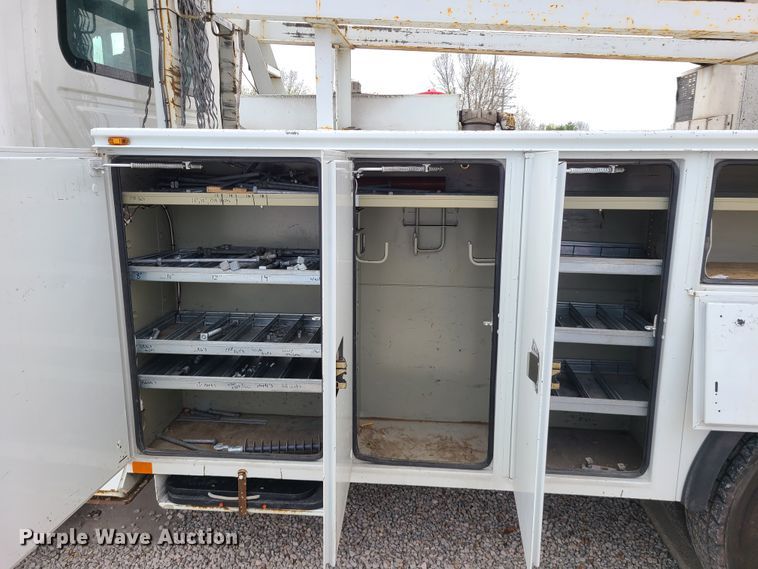 image for item DH5905 2012 International 7300  bucket truck