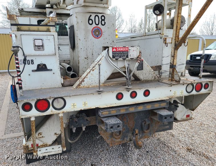 image for item DH5905 2012 International 7300  bucket truck