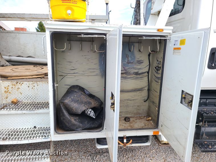 image for item DH5905 2012 International 7300  bucket truck