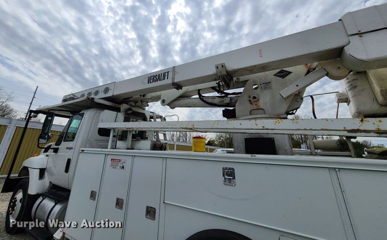 image for item DH5905 2012 International 7300  bucket truck