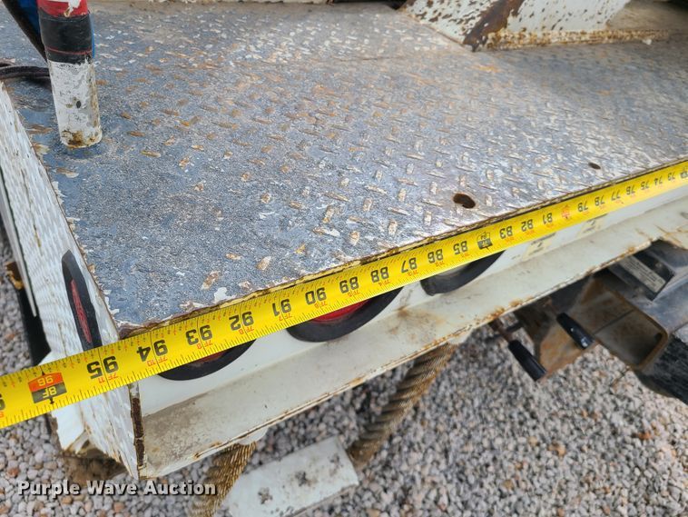 image for item DH5905 2012 International 7300  bucket truck