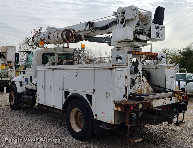 image for item DH5912 2005 International 7400  pressure digger derrick truck