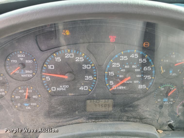 image for item DH5912 2005 International 7400  pressure digger derrick truck