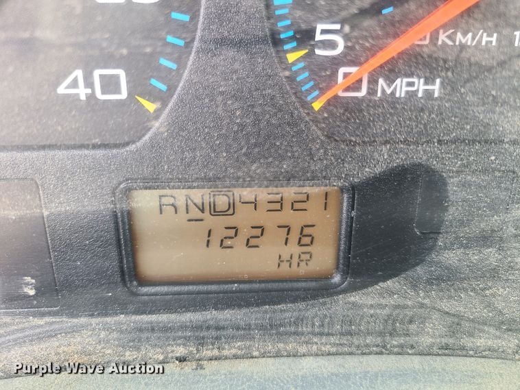 image for item DH5912 2005 International 7400  pressure digger derrick truck