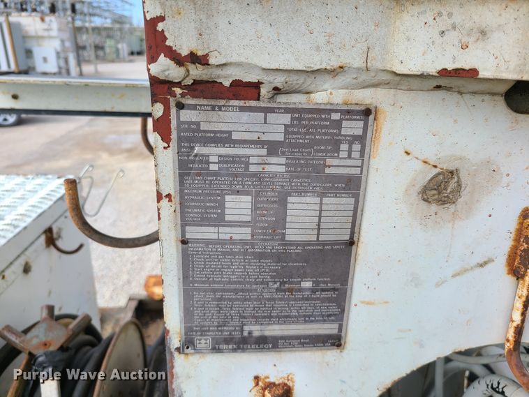 image for item DH5912 2005 International 7400  pressure digger derrick truck