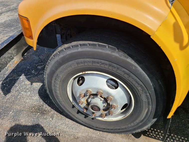 image for item DH5946 2000 International 4900  dump truck