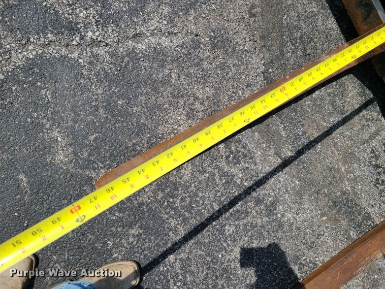 image for item DH5951 2002 Bobcat S300  skid steer loader