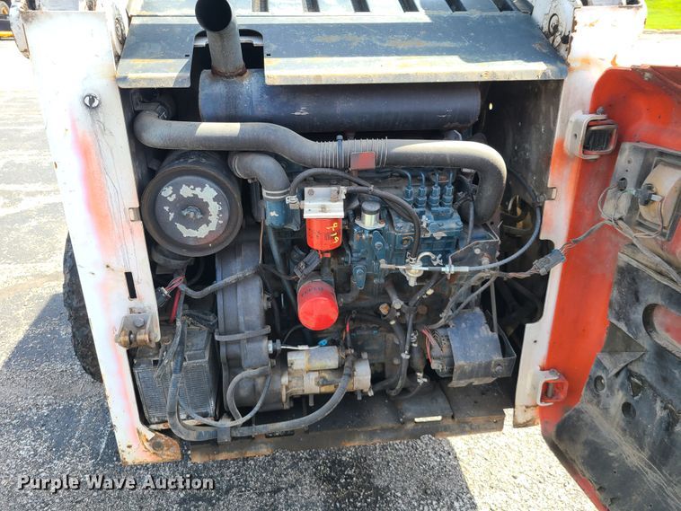 image for item DH5951 2002 Bobcat S300  skid steer loader