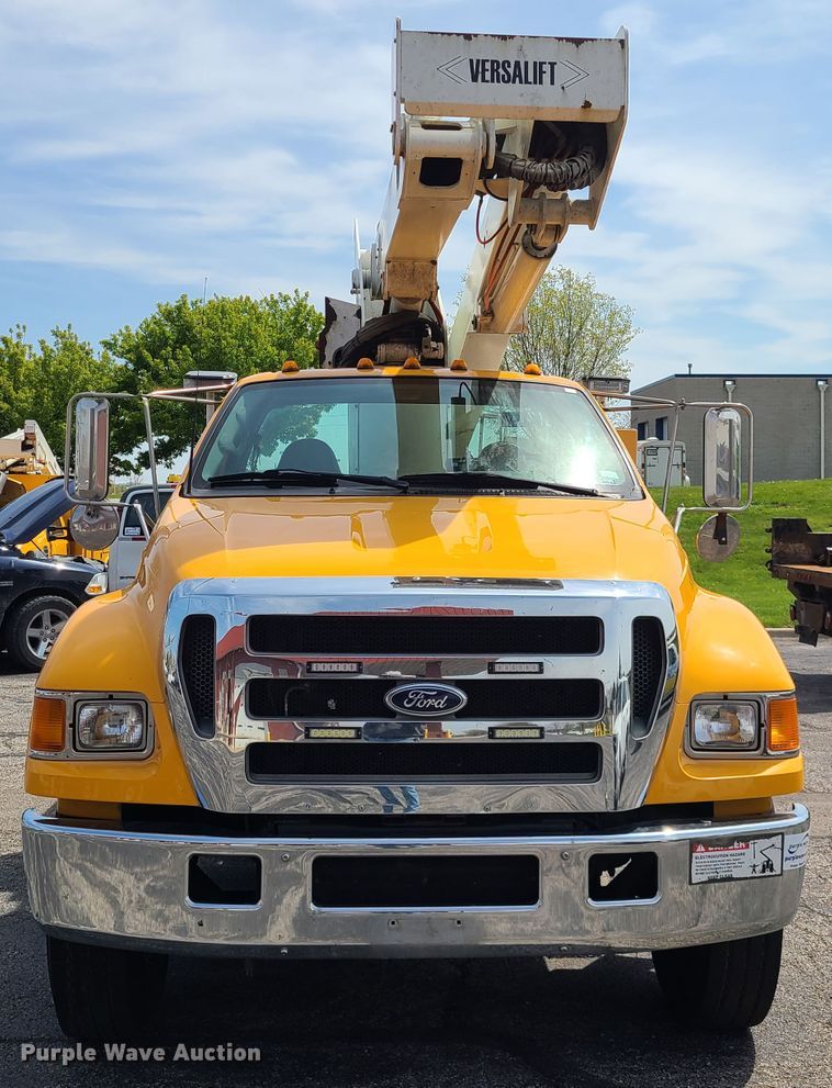image for item DH5956 2006 Ford F750 Super Duty  bucket truck