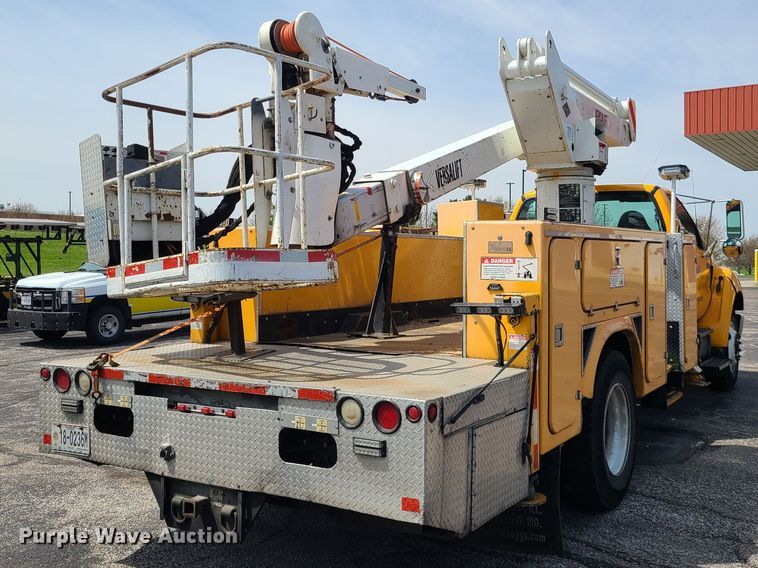 image for item DH5956 2006 Ford F750 Super Duty  bucket truck