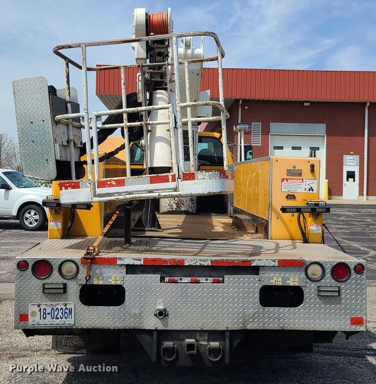 image for item DH5956 2006 Ford F750 Super Duty  bucket truck