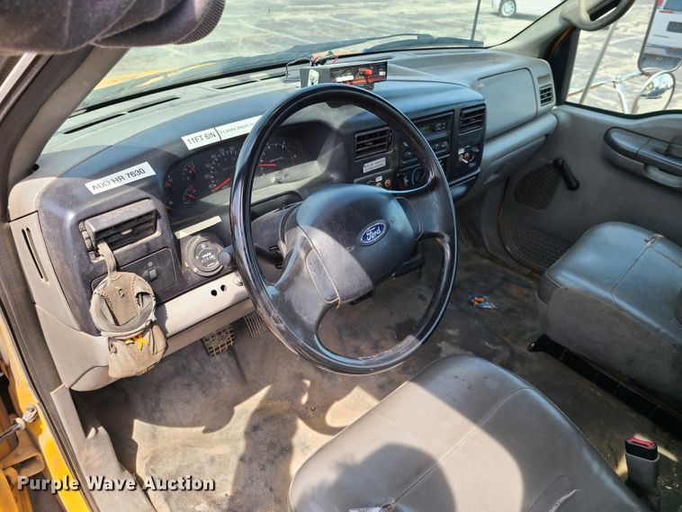 image for item DH5956 2006 Ford F750 Super Duty  bucket truck